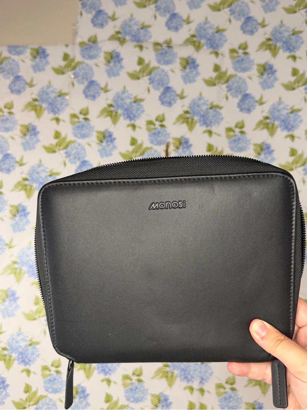Monos folio case - NWOT